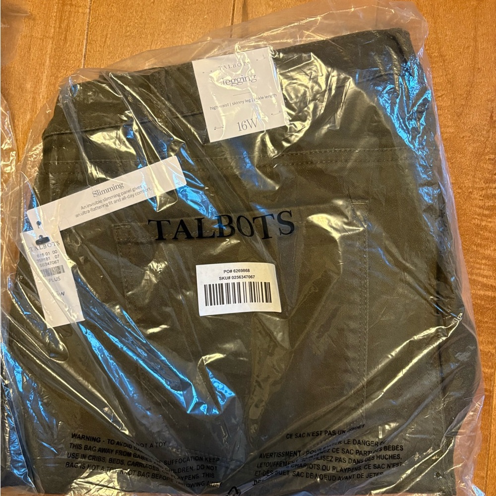 Talbots women’s brand new Chinos - Dark Green